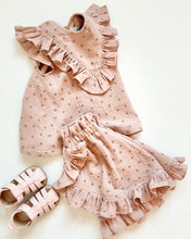 Load image into Gallery viewer, KELLY MAY SET MUSLIN - MON.AMELISSA gifts for new moms to be New mom First time mom gift Gift ideas for new moms Kids photoshoot outfit Gifts for new mothers Baby stores Kids clothes Kids clothes online personalised box muslin Clothes for kids New born gifts
